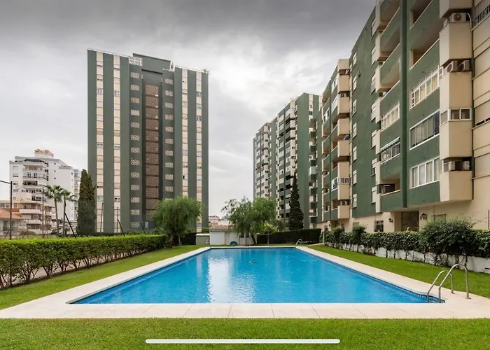 Piso En Los Boliches Con Vistazas 2 Dormitorios